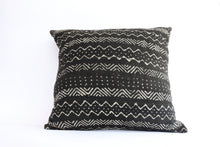 Load image into Gallery viewer, Mudcloth Throw Pillow - Black