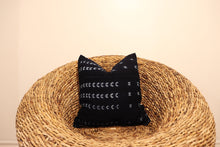 Load image into Gallery viewer, Mudcloth Throw Pillow - Indigo