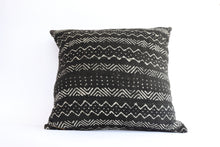 Load image into Gallery viewer, Mudcloth Throw Pillow Cover - Black
